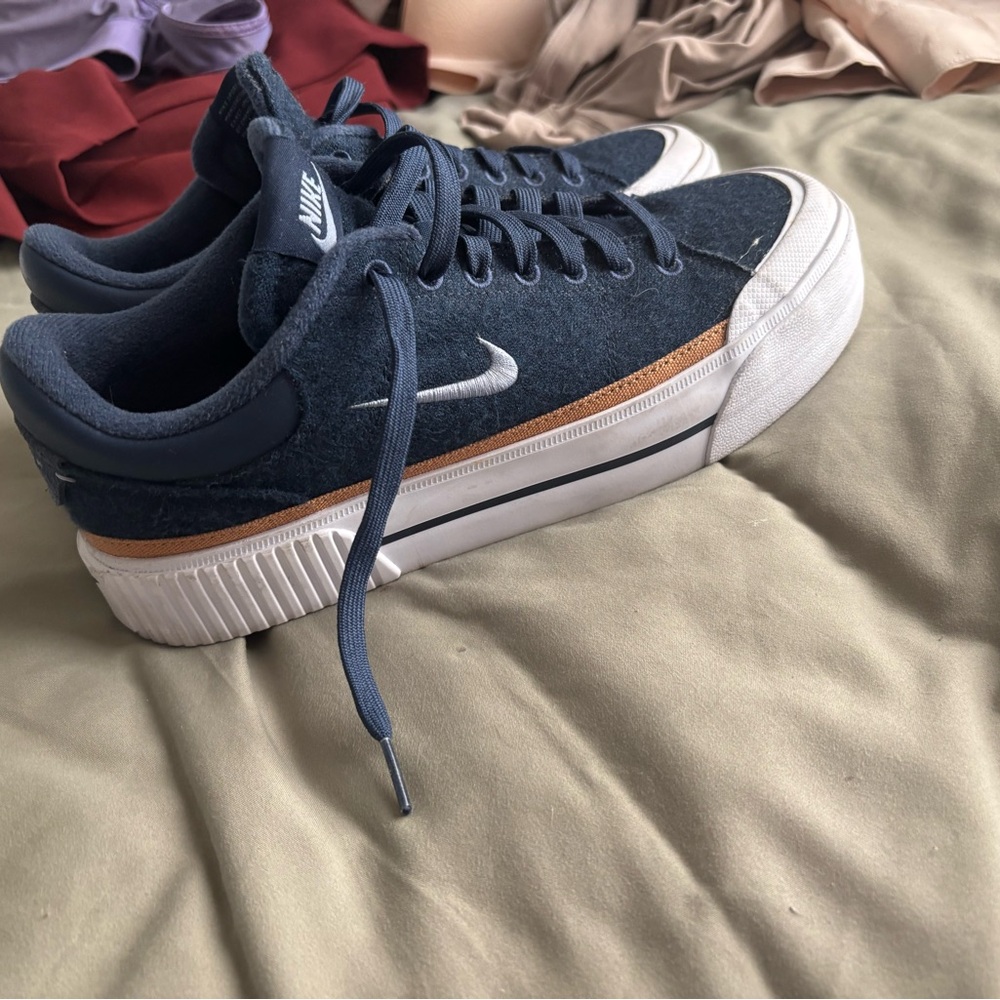 Nike Legacy Lift Dark Blue and White Athletic Shoes